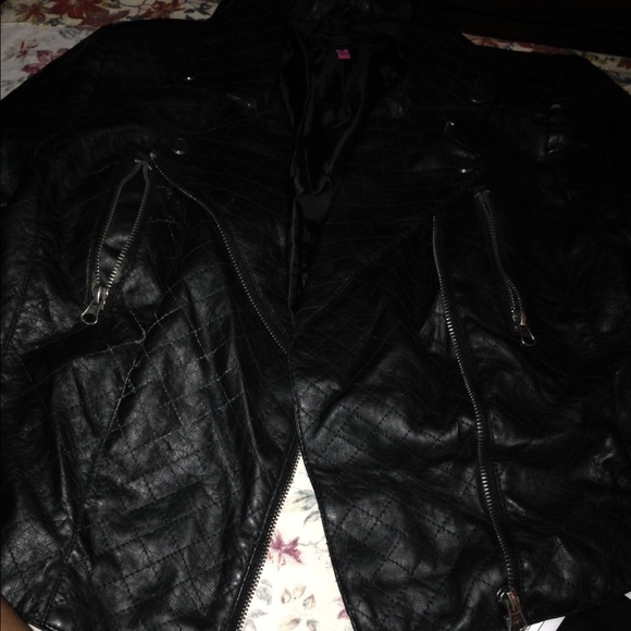 Black half jacket - Picture 1 of 2