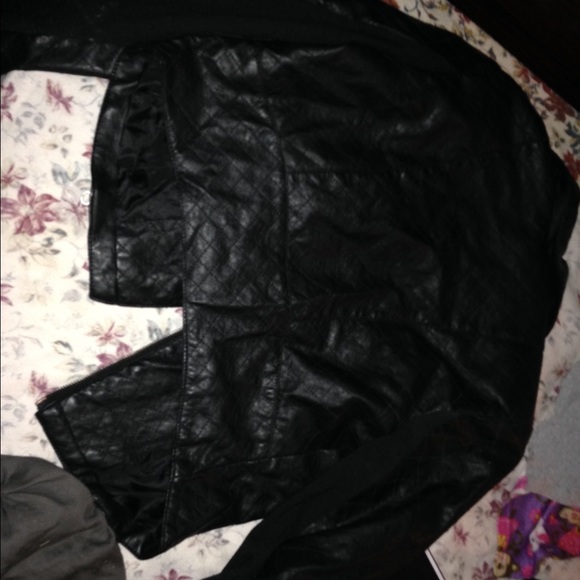Black half jacket - Picture 2 of 2