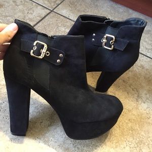 Black Guess booties!