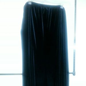 Skirt velour black size 4x  26/28 women