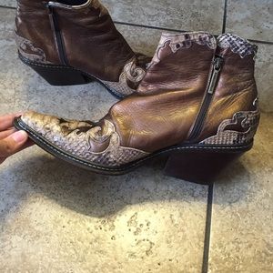 Donald J Pliner booties