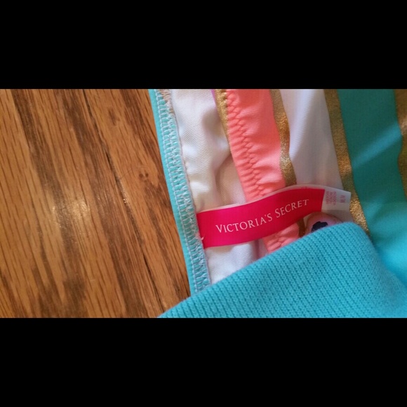 Victoria Secret Bikini - Picture 2 of 2