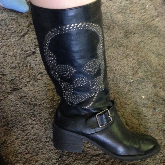 Skull leather boots