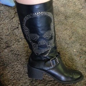 Skull leather boots