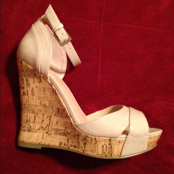 Guess  high heels/platforms‼️REDUCED‼️ - Picture 4 of 4