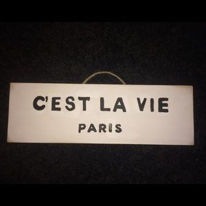 Brandy Melville Sign