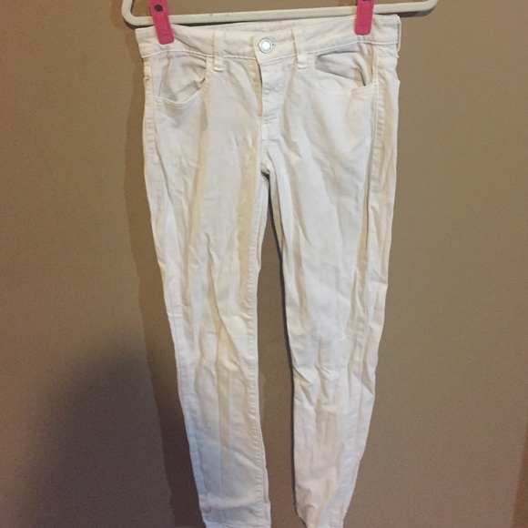 White skinny jeans