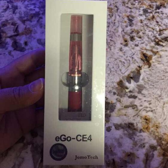 New red protank/vapor pen includes USB charger