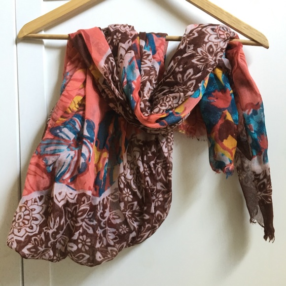 Multicolored scarf