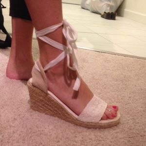 Cute sandals!