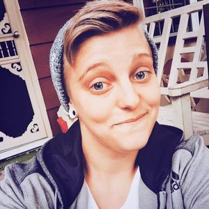 Meet your Posher, Tesia