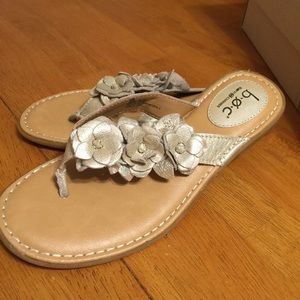 BRAND NEW BOC by BORN THONG SANDALS- SIZE 6