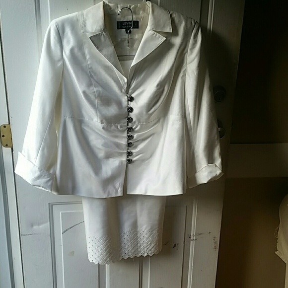 Women's skirt suit w/jacket