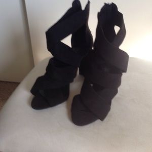 Stunning black strappy heals worn once