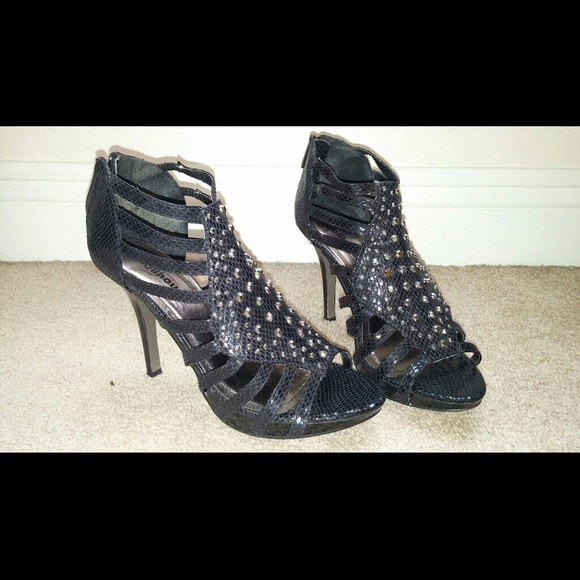 Heels - Picture 1 of 1