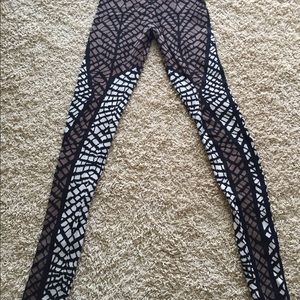 BCBG leggings