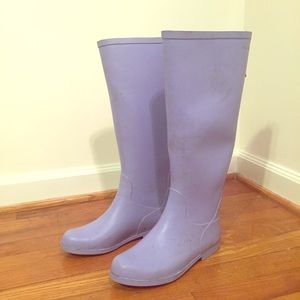 Back zip rain boots