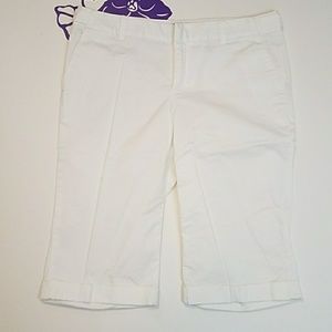 5 4 30 Banana Republic walking shorts         0053