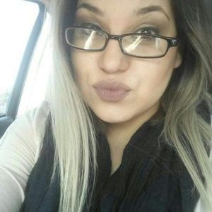 Meet your Posher, Yadira