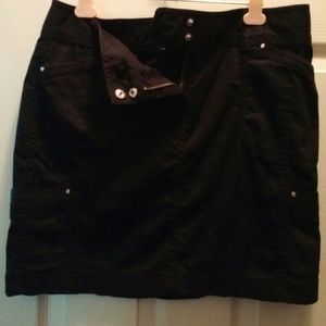 White house black market skirt silver hatdware