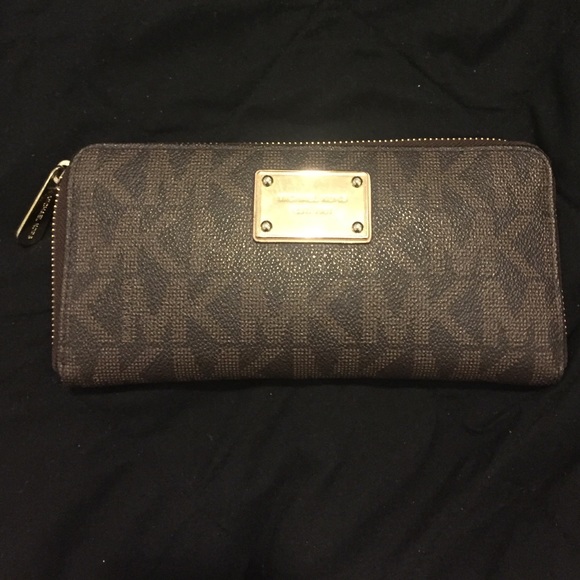 Leather monogram michael kors wallet