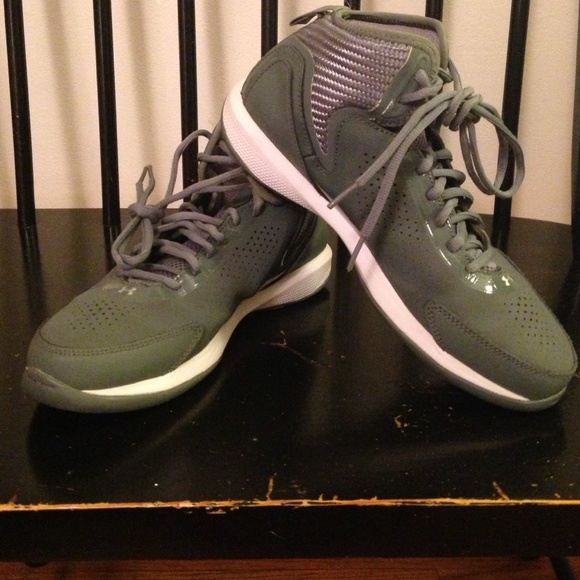 Under Armour Youth Basketball Shoes