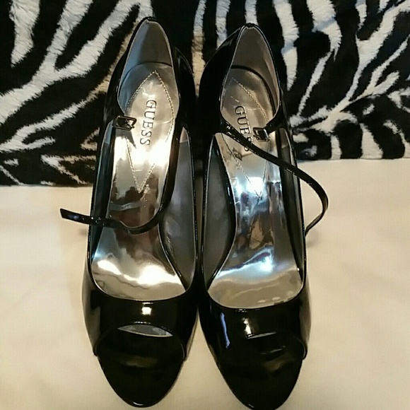 Guess - Picture 2 of 3