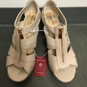 Tan/Nude wedges with zipper