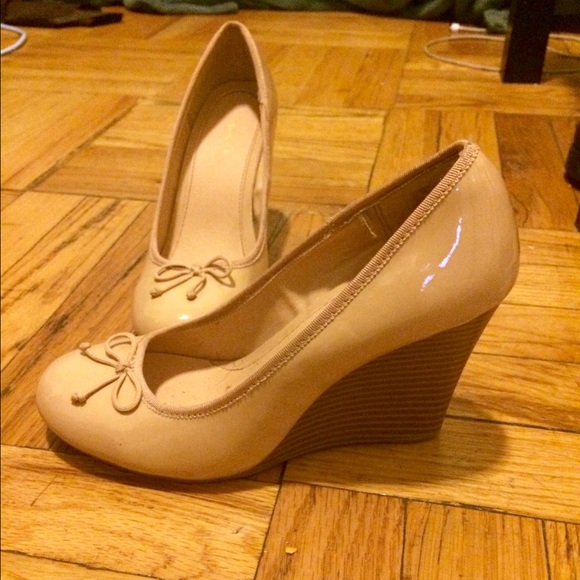 Nude wedges. Only worn once 😊 - Picture 1 of 3