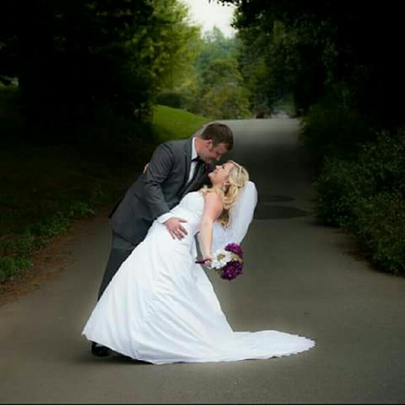 Meet your Posher, Janessa - Picture 3 of 4