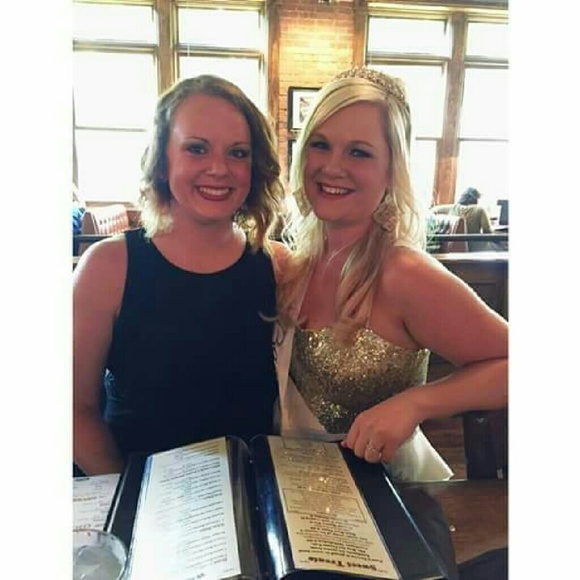 Meet your Posher, Janessa - Picture 2 of 4