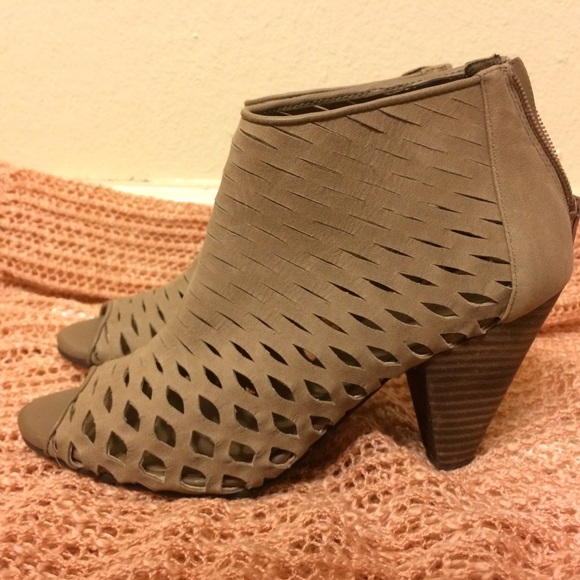 Brandnew Tesori booties