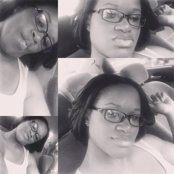 Meet your Posher, Dionna - Picture 1 of 1