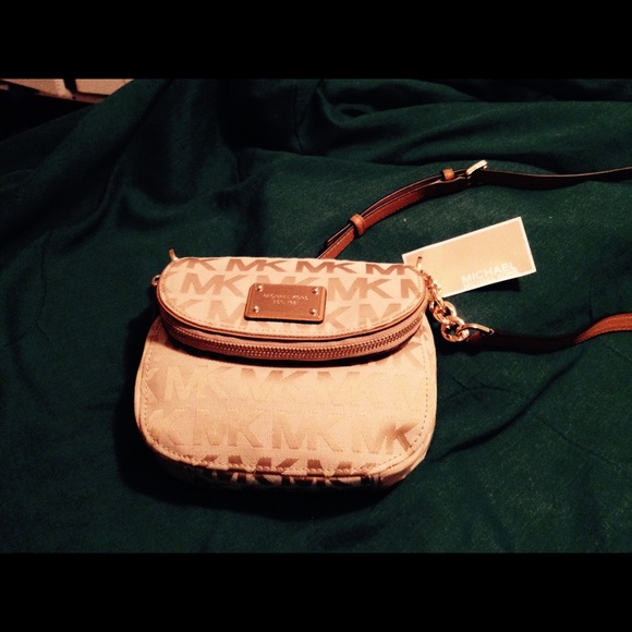 Michael Kors authentic cross body messenger bag