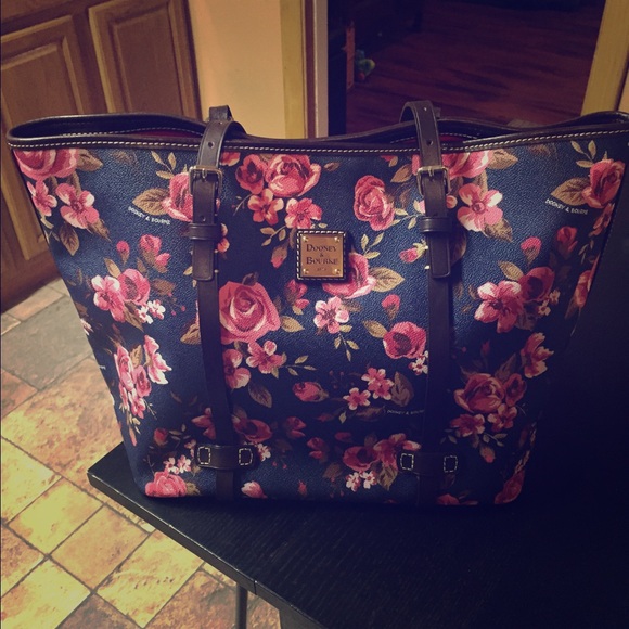 Dooney and Bourke tote
