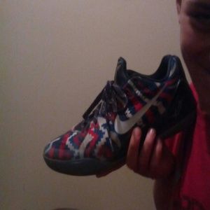 Kobe 9 independents days