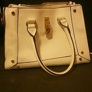 Collet spring handbag