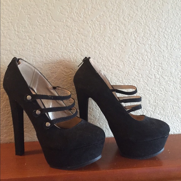Black Suede Pumps