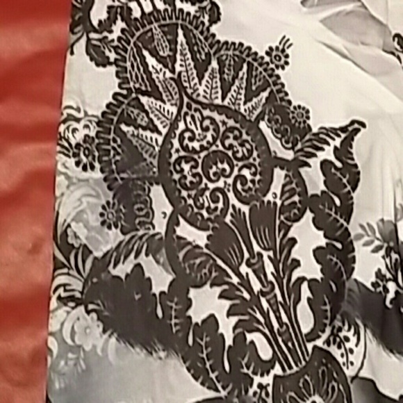 Graphics Top - Picture 4 of 4