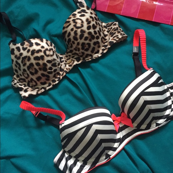 Sale Victoria's Secret bras 32B NWT