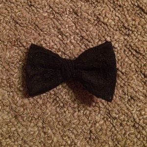a black bow