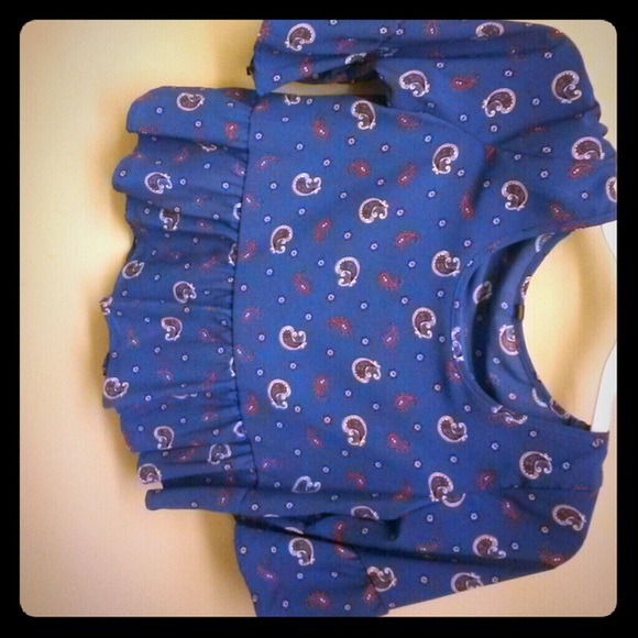 Im selling a tribal dysighn shirt