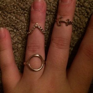 gold with (fake) diamonds ring