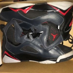 Jordan True Flight Gradeschool Size 4.5