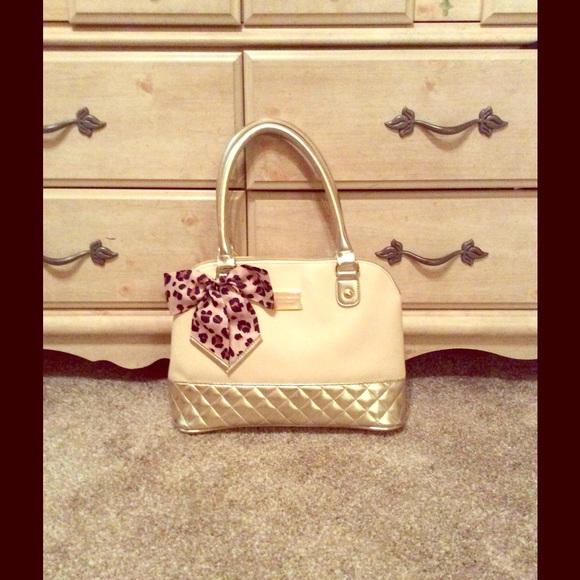 🎀 Betsey Johnson purse 🎀