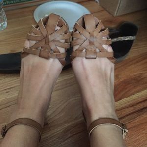 Very cute sandals!!!