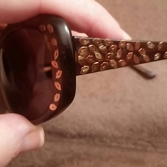 Lulu Guinness GOLDEN LIPS Brown Sunglasses - Picture 5 of 7