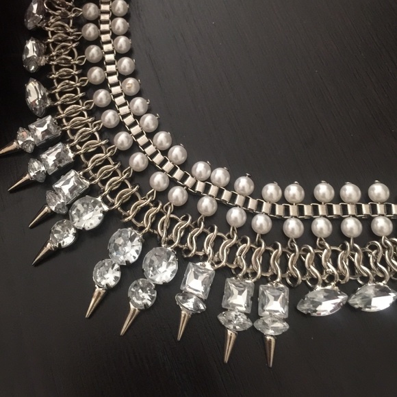 Necklace 🍸 - Picture 2 of 4