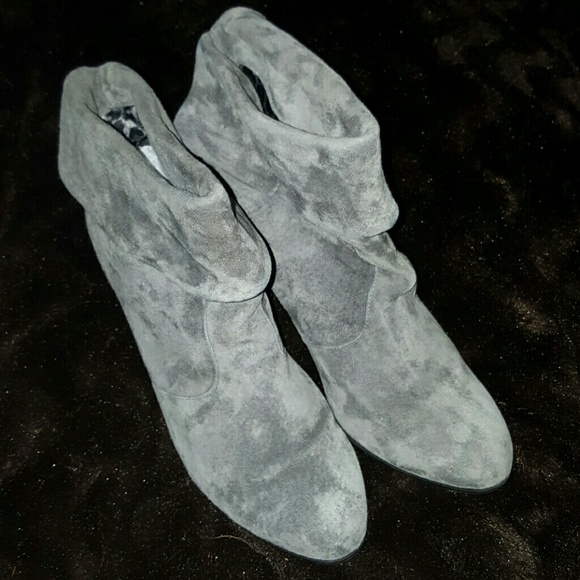 Gorgeous WHITE MOUNTAIN Boots