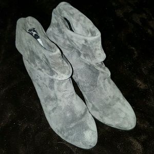 Gorgeous WHITE MOUNTAIN Boots